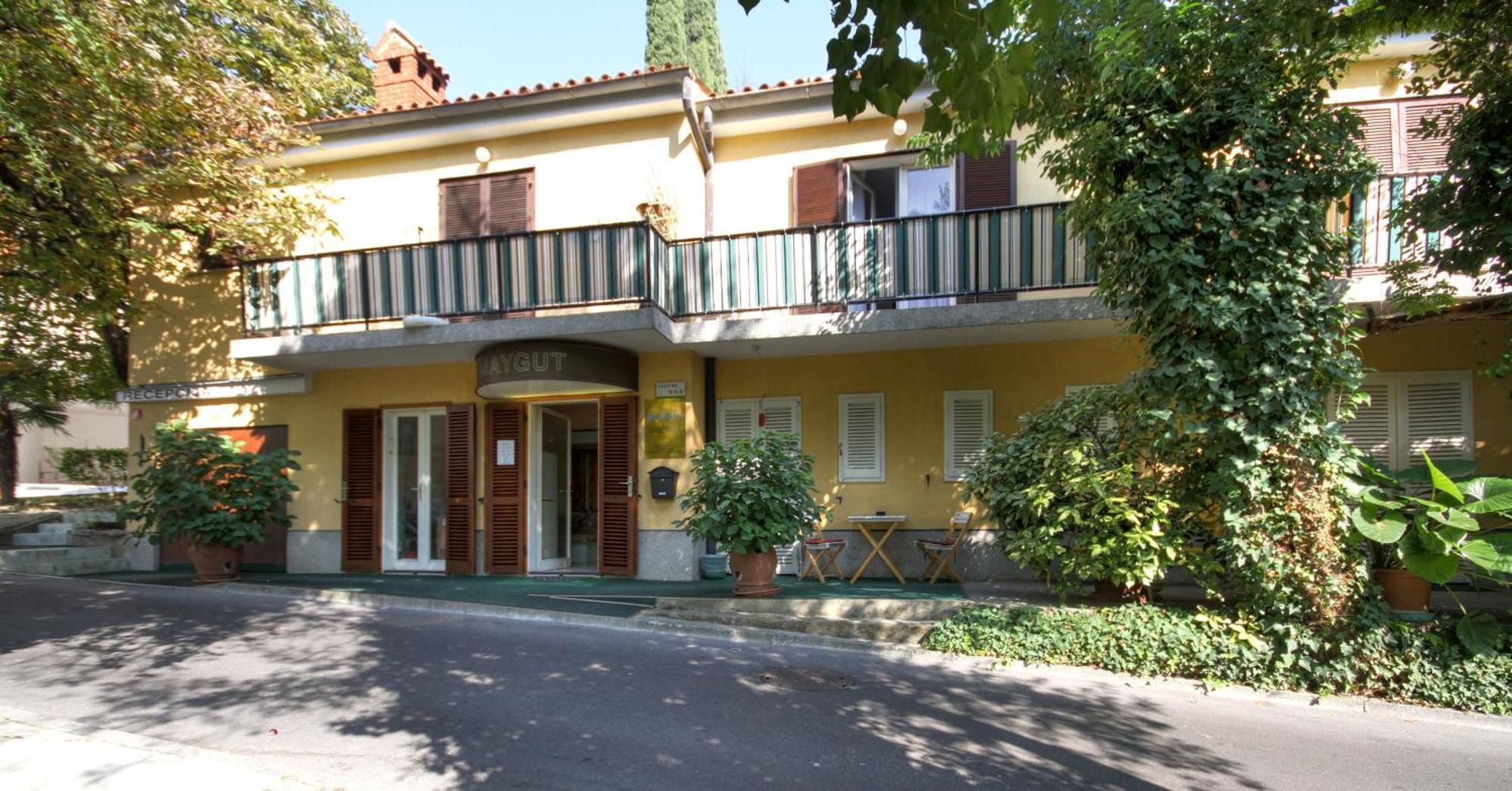 Forgotten Garden Apartments Portoroz Exterior photo